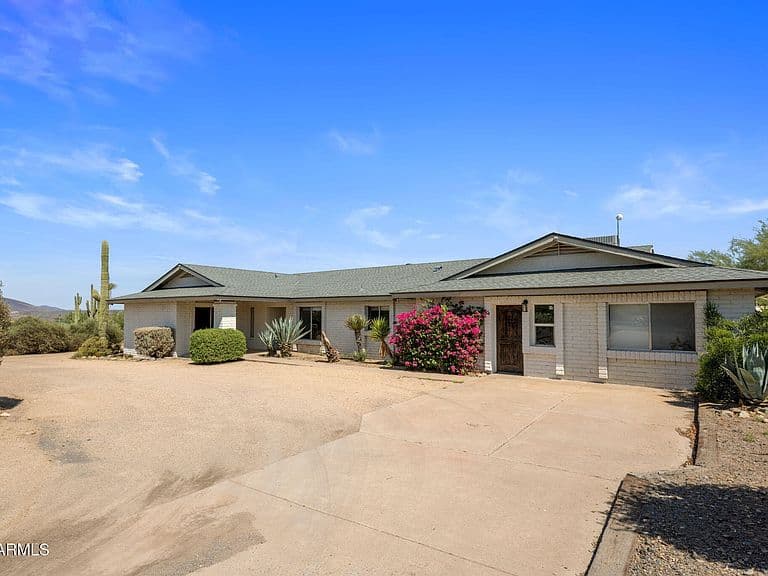 6914 E Highland. Road photo 2