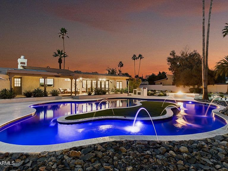 7001 E Thunderbird Rd photo 1