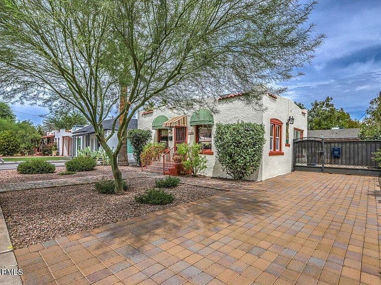 2305 N 8TH Street photo 2