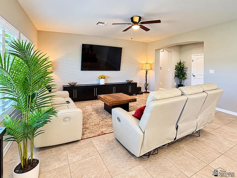 2180 W Meredith Ln photo 2