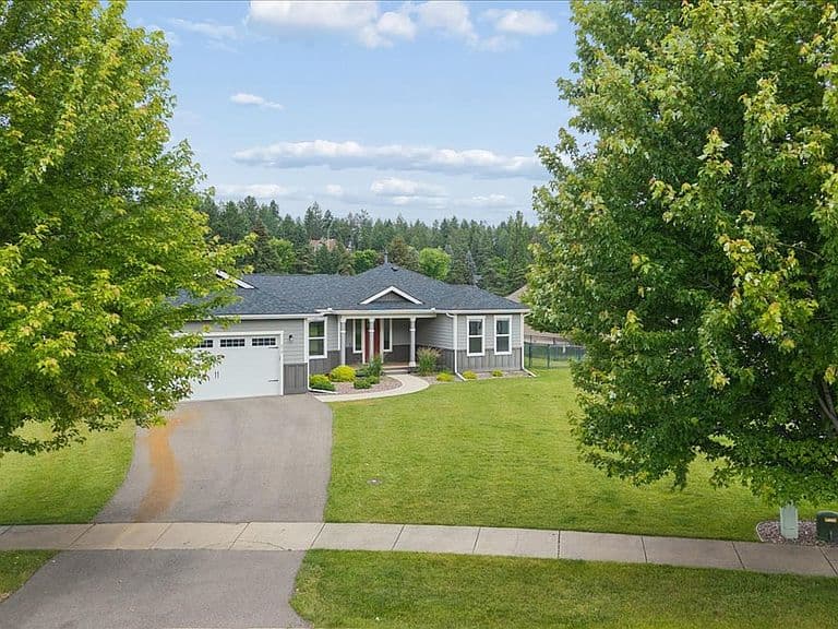615 Mill Pond Pl photo 2