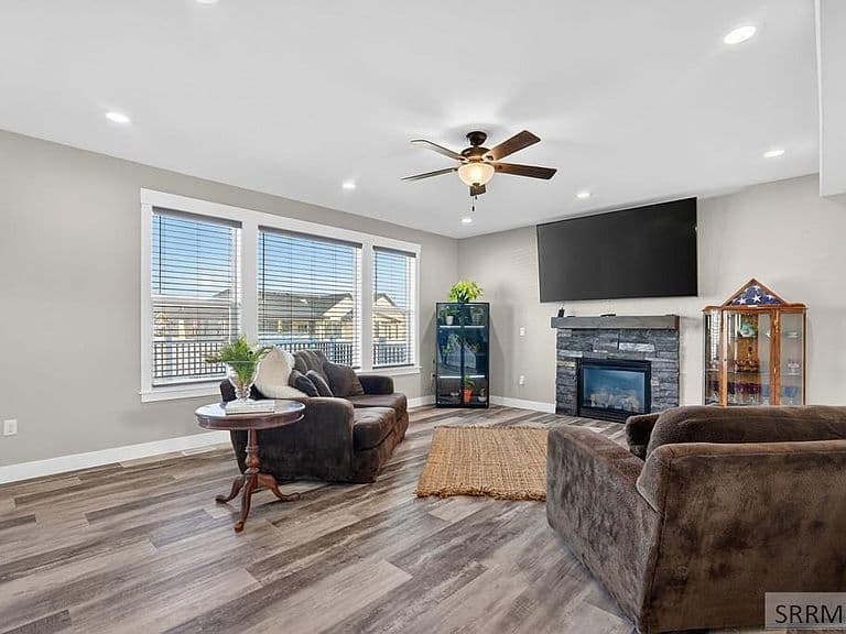 14946 Hamilton Ln photo 3