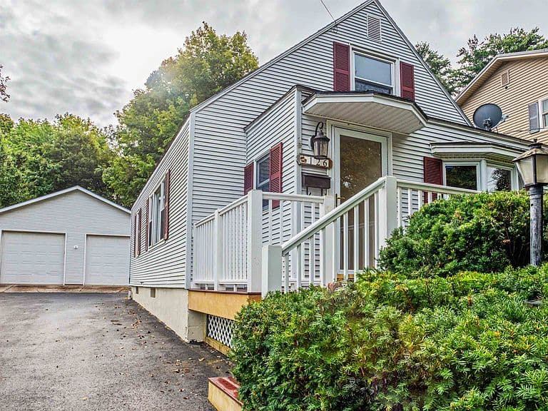 126 Foster Street photo 1