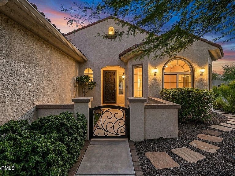 26847 W POTTER Drive photo 2
