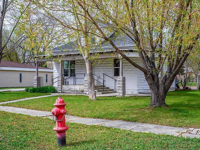 602 S 6th St photo 1