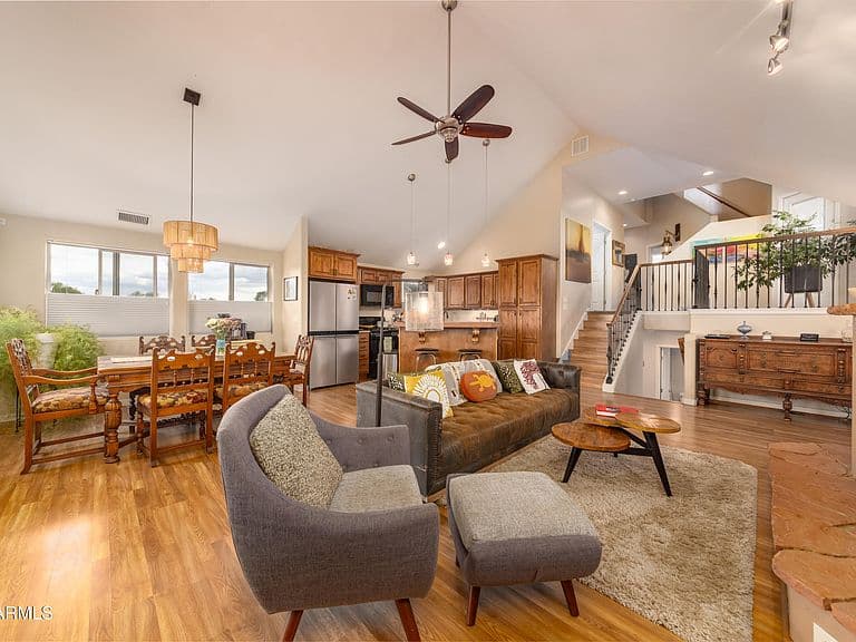 465 E FRANKLIN Avenue photo 4