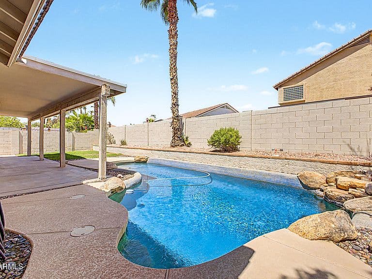 3834 E WINDSONG Drive photo 3