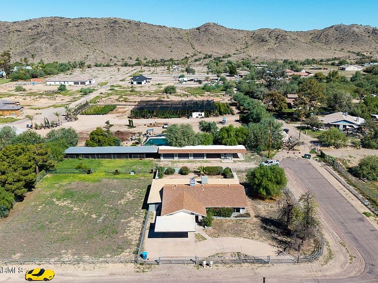 4502 W GUMINA Avenue photo 1