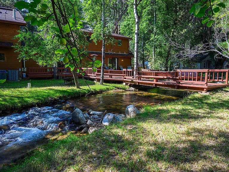 28 Rosebud Ln photo 1