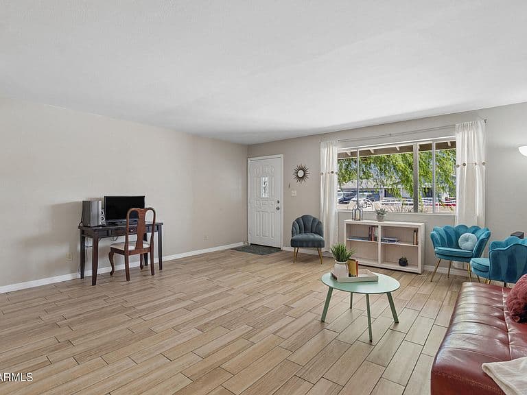 2131 W EDGEWOOD Avenue photo 4