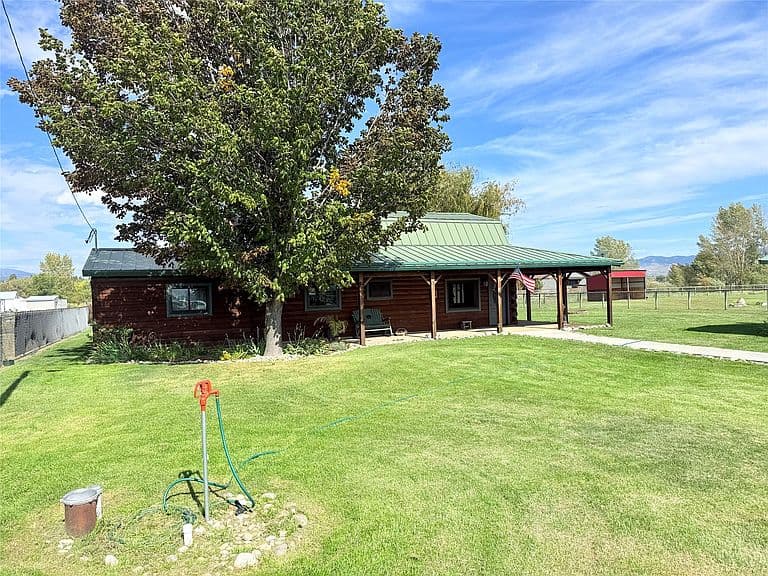 44 Bell Ln photo 5