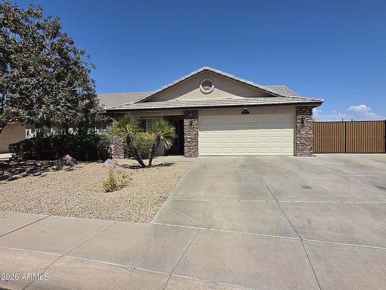 3000 E TULSA Street photo 1