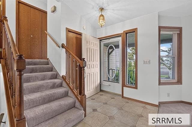 2727 Clearwater St photo 3