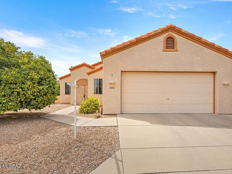2652 S Falcon View Dr photo 1