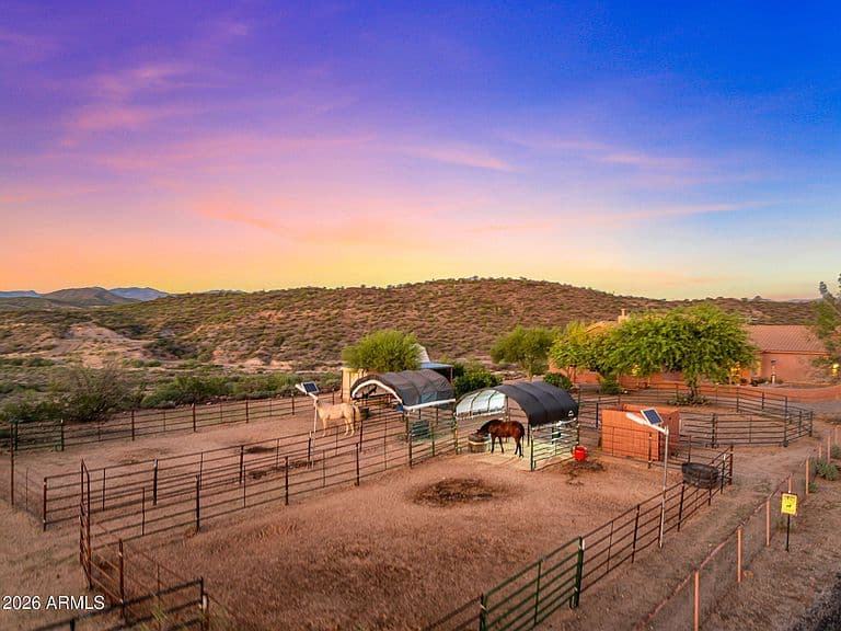 18530 W MOONLIGHT MESA Road photo 2