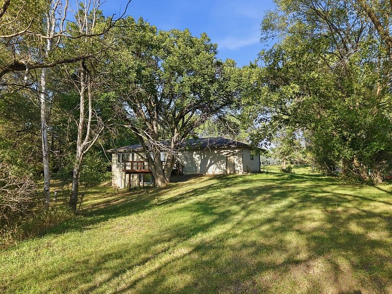 1607 Westview Dr photo 3