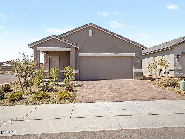 10502 W Thetford Ln photo 2
