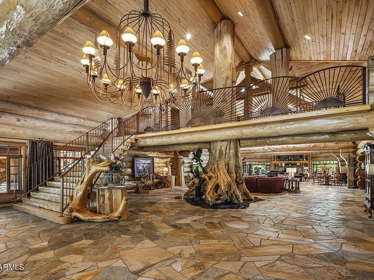 1613 BLACK CANYON Road photo 2