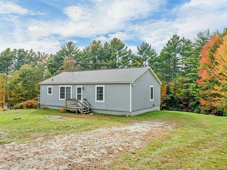 1695 Maple Street photo 3