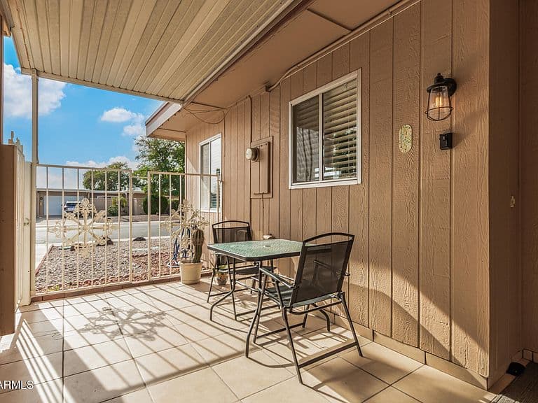 9806 W LANCASTER Drive photo 2