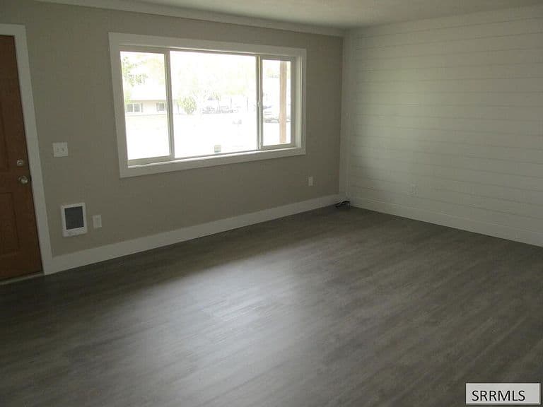 720 N Crimson Dr photo 4