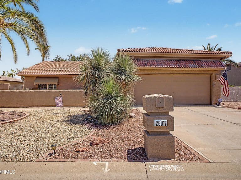 26017 S NEW TOWN Drive photo 2