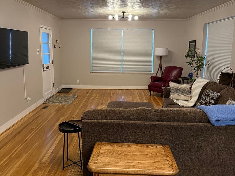 525 8th St photo 4