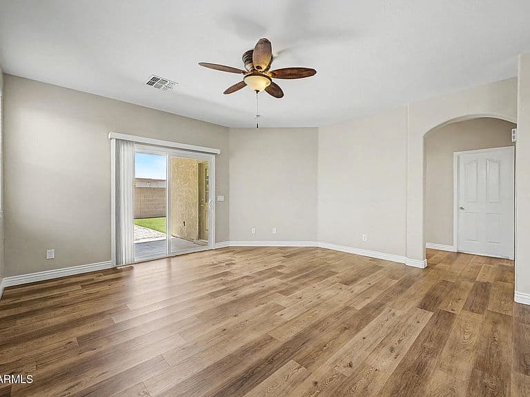 17007 W Southampton Road photo 5