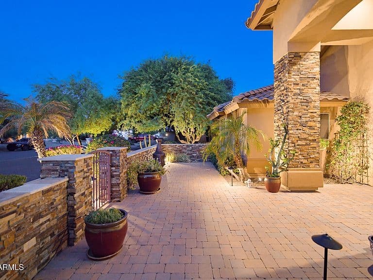 4613 W DESERT HOLLOW Drive photo 5