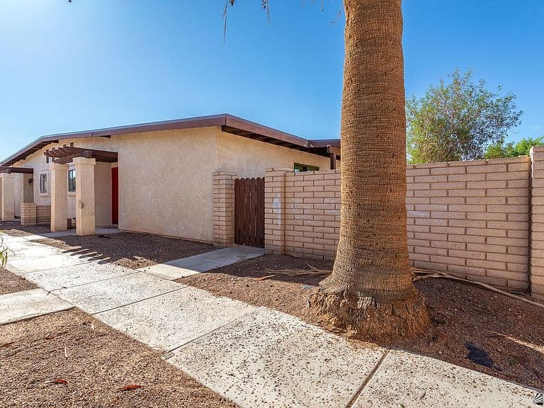 1465 E Laguna Pl photo 3