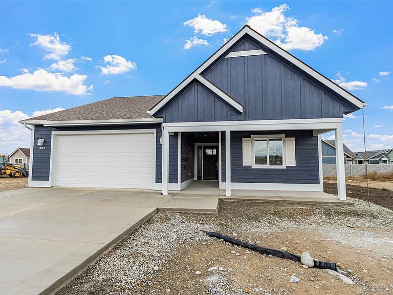 303 Waterleaf Ln photo 4