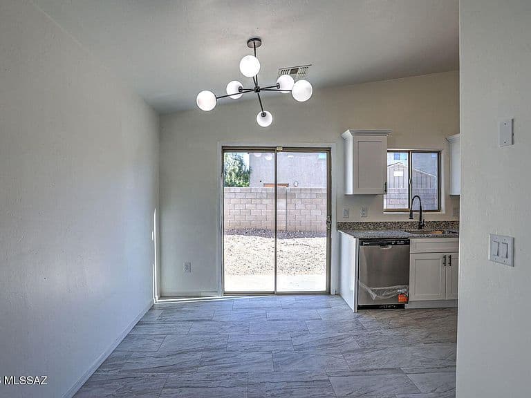 3625 E Drexel Manor Stra photo 5