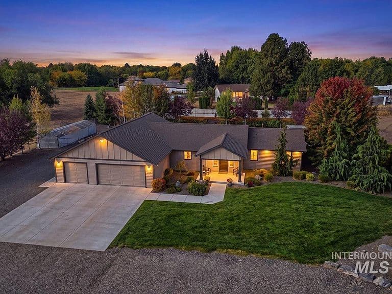 2557 N Sky View Ln photo 1