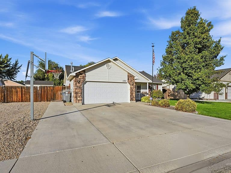 1284 Tennessee Dr photo 2