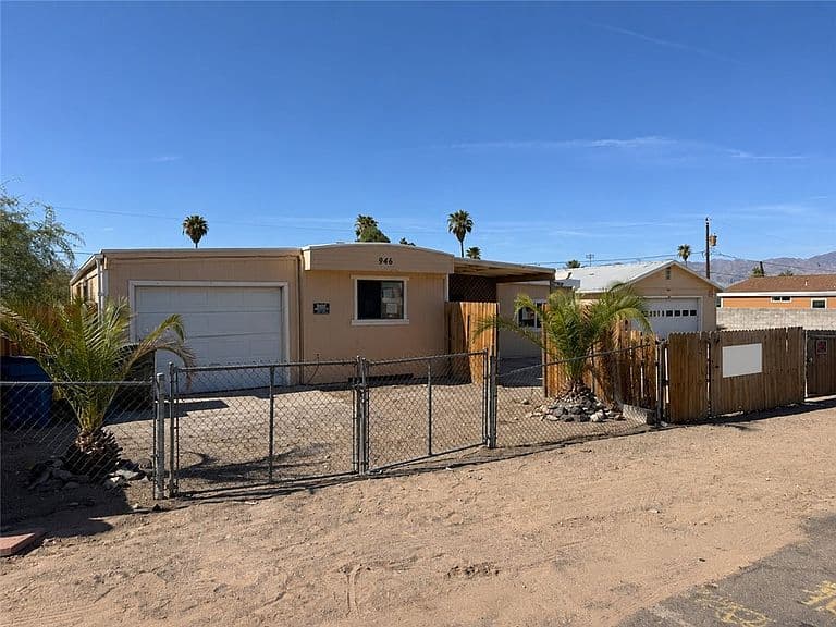 948 Swan Drive photo 2