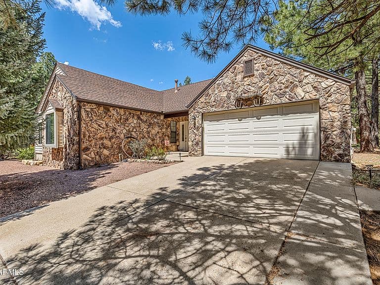 1900 N RAIN TREE Road photo 2