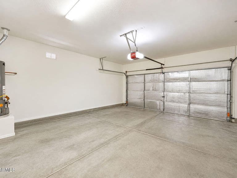 11766 W CHASE Lane photo 5