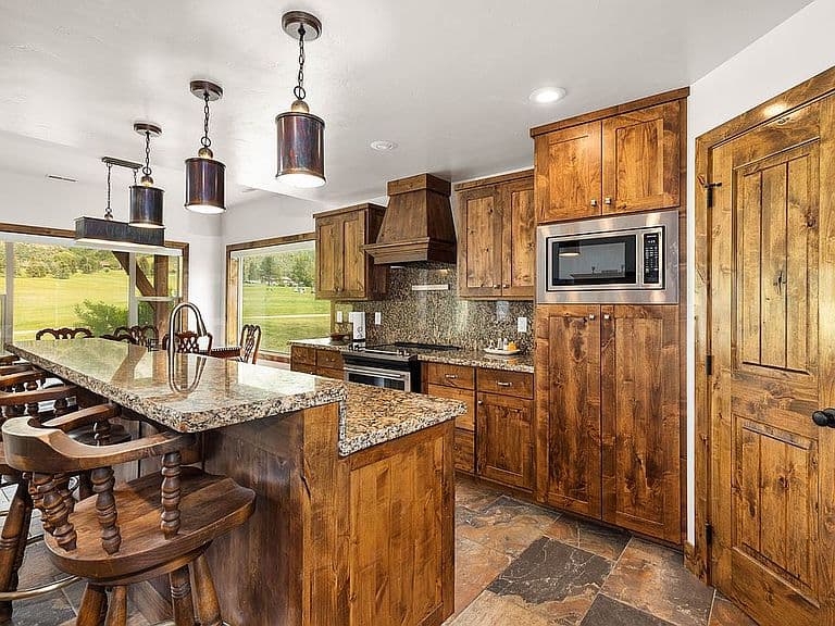 176 Johnny Miller Dr photo 2
