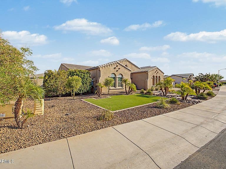 9237 W PARKSIDE Lane photo 4