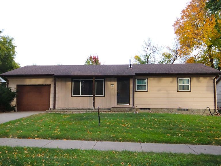 320 N Meyer Ln photo 1
