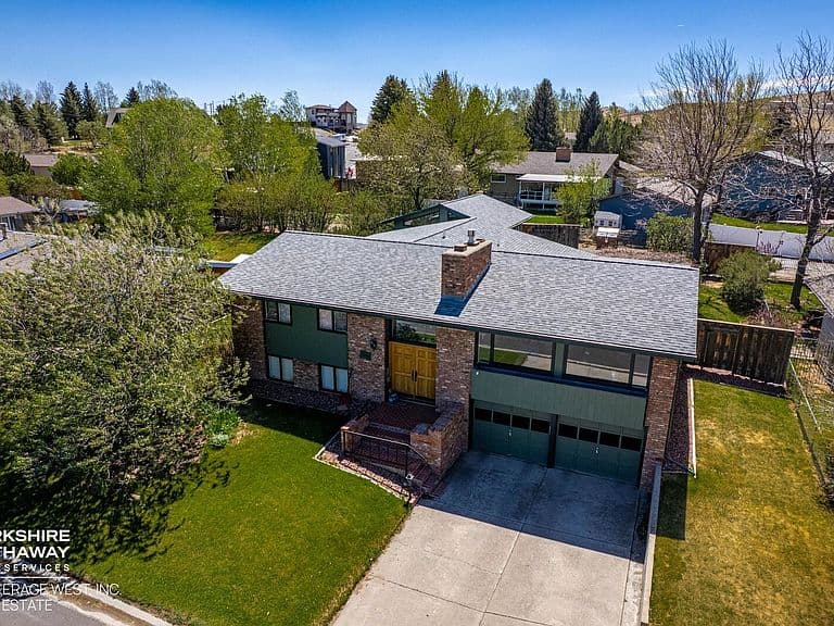 1214 Birch Ln photo 3