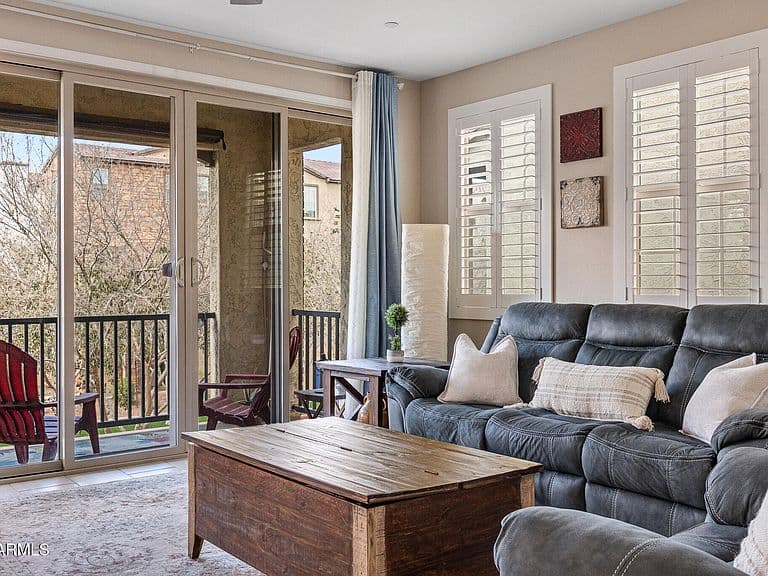 2754 S Harmony Ave photo 3