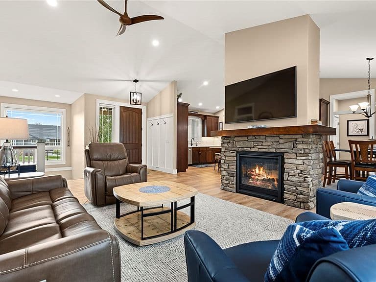 326 Feldspar Way photo 3
