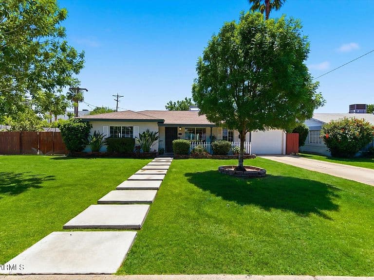 4421 E MONTEROSA Street photo 2