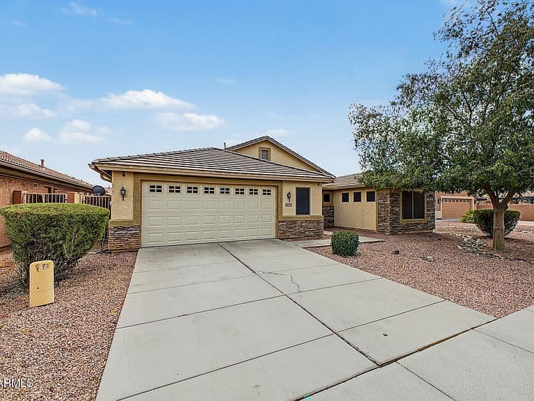 8525 W CHICKASAW Street photo 3