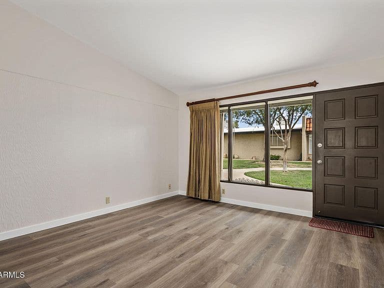 1320 E BETHANY HOME Road #77 photo 3