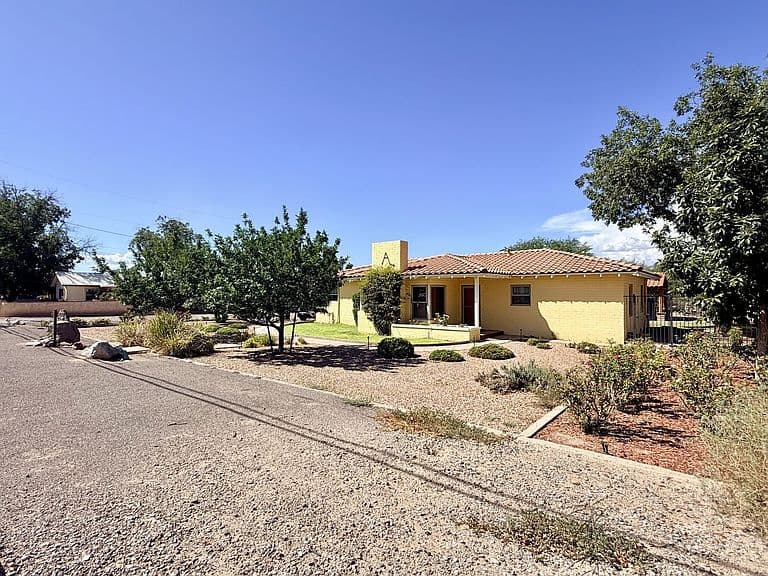 1200 W Relation St photo 3