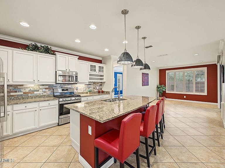 7337 W SILVER SPRING Way photo 2
