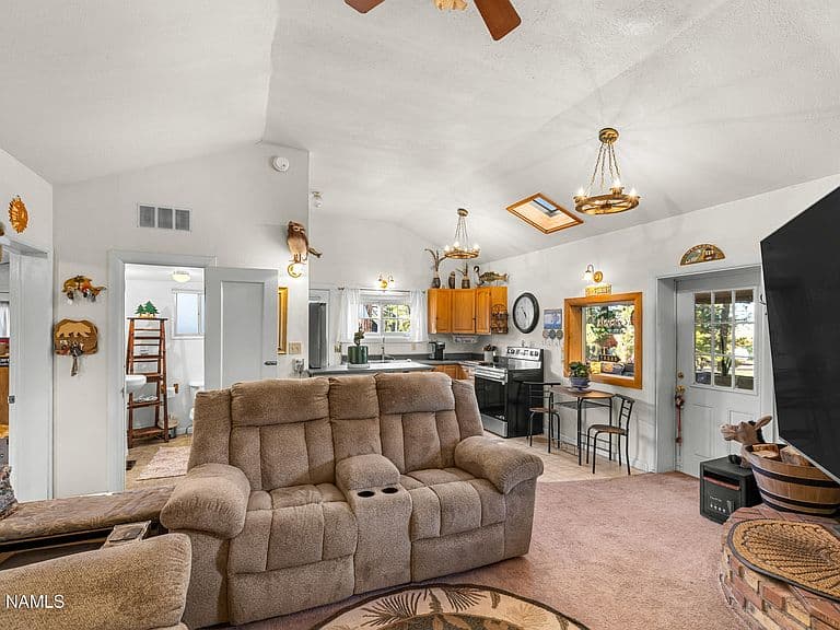 220 Lake View Dr photo 4