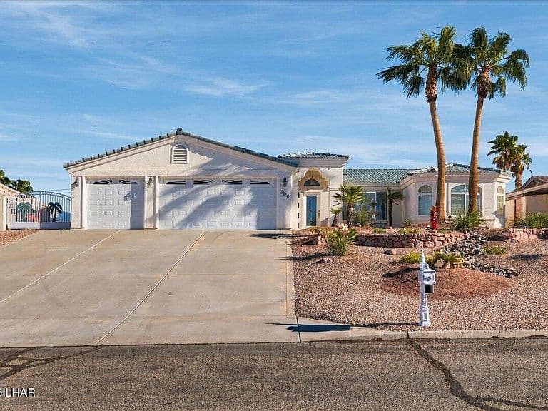 3210 Douglas Dr photo 2